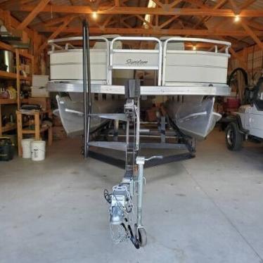 2006 Sun Tracker signature series fishin barge