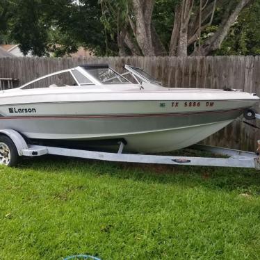 1989 Larson 17ft boat