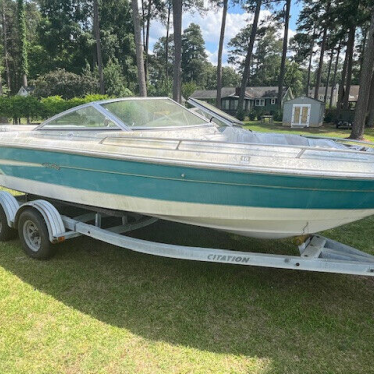 1995 Sea Ray 200br