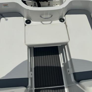 2023 Bayliner element e18