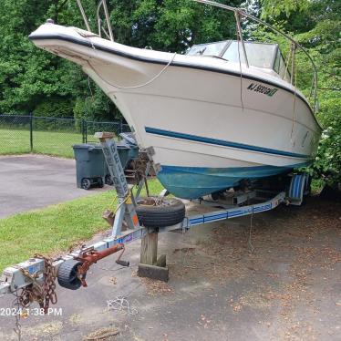 1999 Bayliner trophy 23ft boat