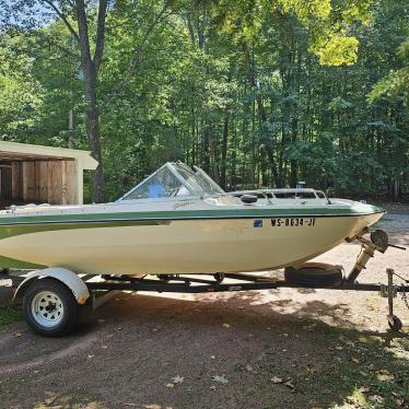 1974 Glastron 18ft boat