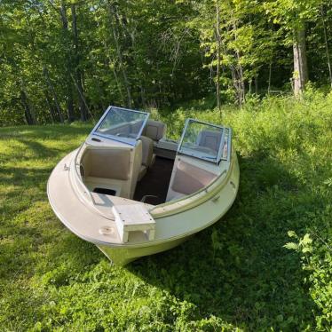 1984 Larson 17ft boat