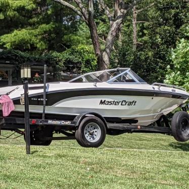 1991 Mastercraft 19ft boat