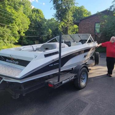 1991 Mastercraft 19ft boat