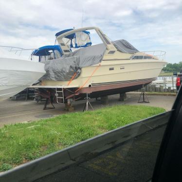 1985 Sea Ray 33ft boat