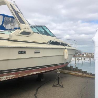 1985 Sea Ray 33ft boat