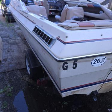 1989 Bayliner 19ft boat