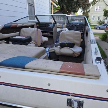 1989 Bayliner 19ft boat