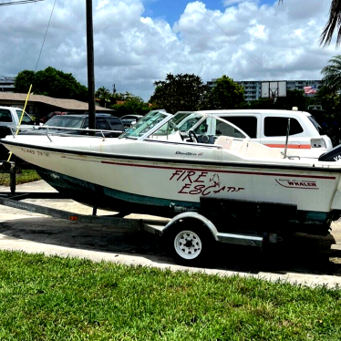 1995 Boston Whaler dauntless 17' foot