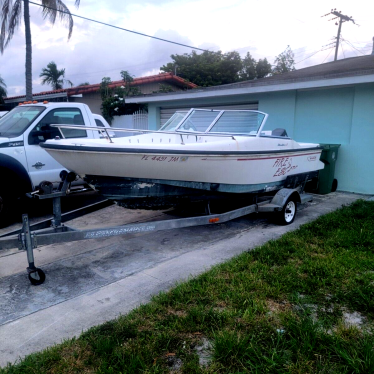 1995 Boston Whaler dauntless 17' foot