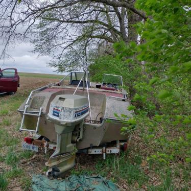 1977 Starcraft 18ft boat