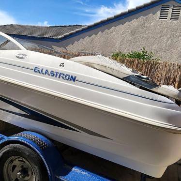 2012 Glastron 19ft boat