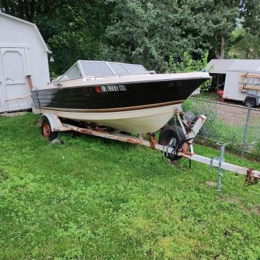 1982 Crestliner 16ft boat