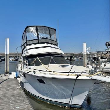 1989 Carver 32ft boat