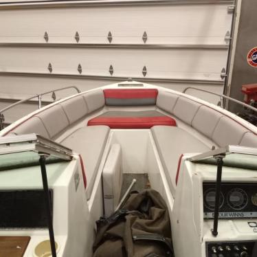 1989 Four Winns 21ft boat