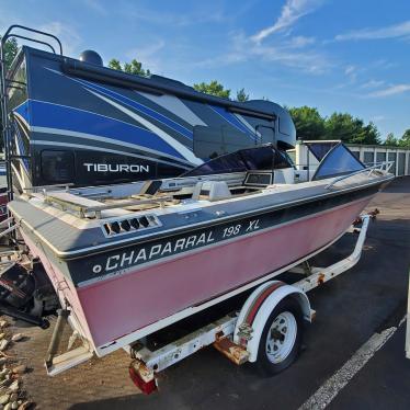 1987 Chaparral 19ft boat