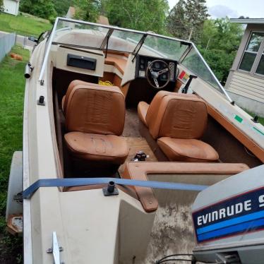 1982 Crestliner 16ft boat