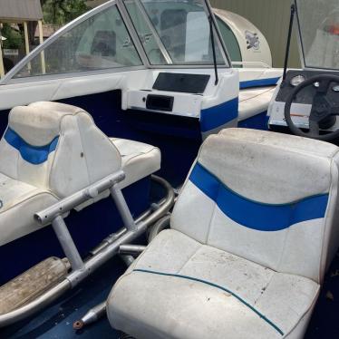 1997 Bayliner 18ft boat