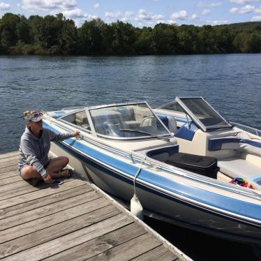 1987 Sea Ray 21ft boat