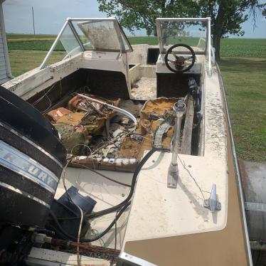 1974 Glastron 14ft boat