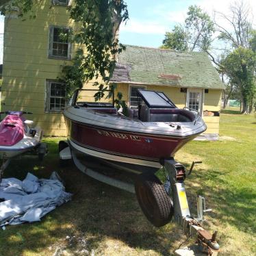 1990 Regal 19ft boat