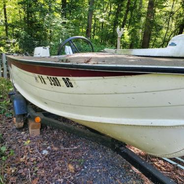 1976 Starcraft 14ft boat