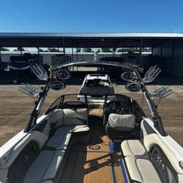 2012 Malibu wakesetter 247 lsv