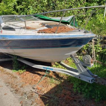 1988 Bayliner 18ft boat