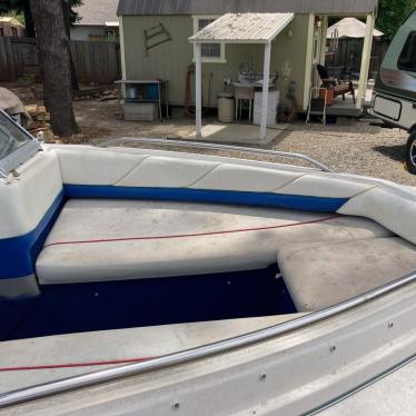 1997 Bayliner 18ft boat