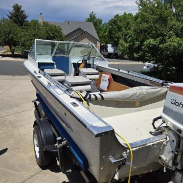 1979 Starcraft 16ft boat