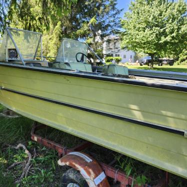 1970 Starcraft 16ft boat