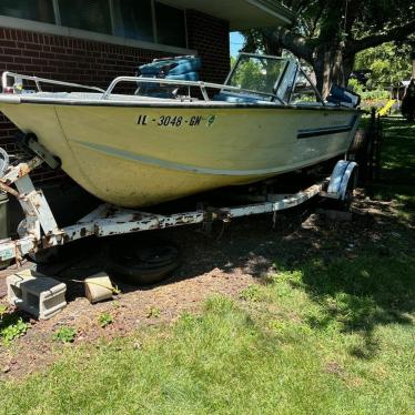 1984 Starcraft 18ft boat