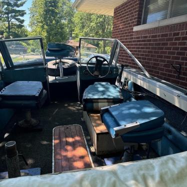 1984 Starcraft 18ft boat