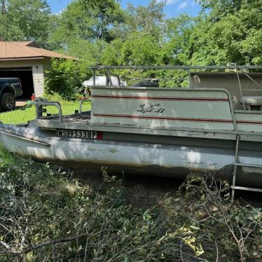 1987 Sylvan 24ft pontoon boat