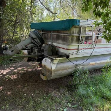 1987 Sylvan 24ft pontoon boat