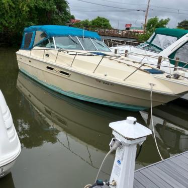 1983 Sea Ray 31ft boat