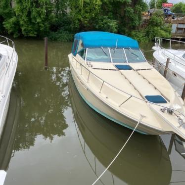 1983 Sea Ray 31ft boat