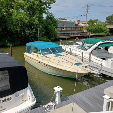 1983 Sea Ray 31ft boat