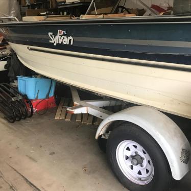 1986 Sylvan 18ft boat