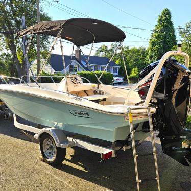 2024 Boston Whaler