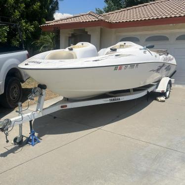 1999 Yamaha 19ft boat