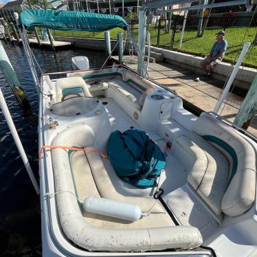 1998 Hurricane 22ft boat