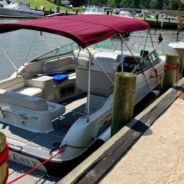 2001 Crownline 242cr