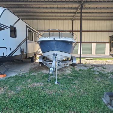 2005 Bayliner 19ft boat