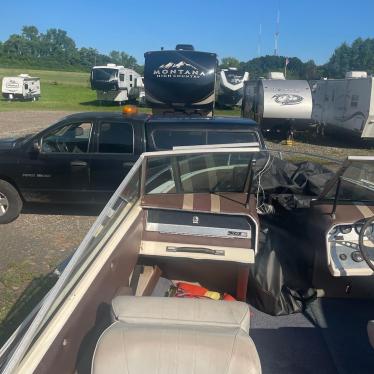 1981 Sea Ray 19ft boat