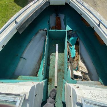 1990 Thompson 18ft boat