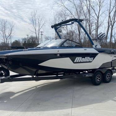 2023 Malibu 23 lsv