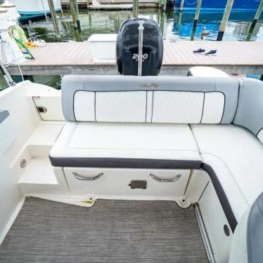 2017 Sea Ray sdx220outboard