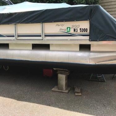 2003 Sun Tracker pontoon